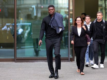 توماس بارتي لاعب أرسنال السابق يغادر المحكمة بعد الإفراج عنه بكفالة في اتهامه بالاغتصاب والاعتداء الجنسي - 5 اغسطس 2025 - REUTERS