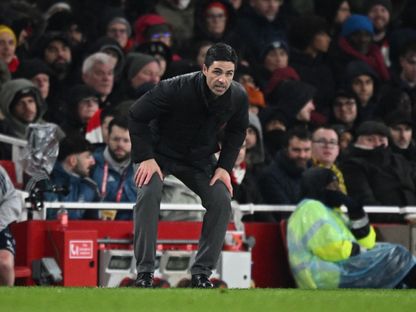 ميكيل أرتيتا مدرب أرسنال خلال مواجهة ليفربول في الدوري الإنجليزي الممتاز لكرة القدم - 8 يناير 2026 - REUTERS