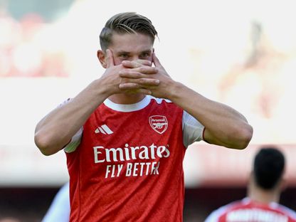 فيكتور غيوكيريس مهاجم أرسنال يحتفل بهدفه الأول مع الفريق الإنجليزي خلال مباراة ودية ضد أتلتيك بلباو - 9 أغسطس 2025 - facebook/Arsenal