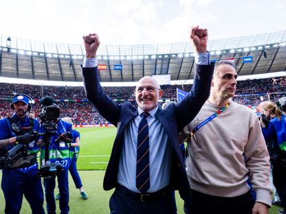 لويس دي لا فوينتي مدرب منتخب إسبانيا يحتفل بالفوز على المجر في بطولة أوروبا "يورو 2024"- 15 يونيو 2024 - X/@SEFutbol