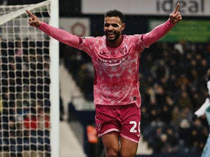 احتفال التونسي أنيس بن سليمان لاعب نورويتش سيتي بتسجيل هدف في مرمى وست بروميتش ألبيون - 20 يناير 2026 - X/@NorwichCityFC