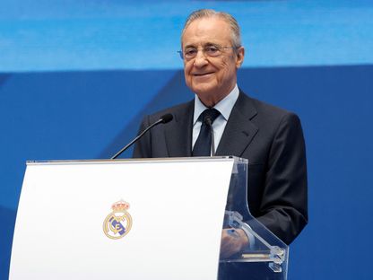 رئيس ريال مدريد فلورنتينو بيريز يتحدث خلال تقديم كيليان مبابي في ملعب "سانتياغو برنابيو" - 16 يوليو 2024 - Reuters