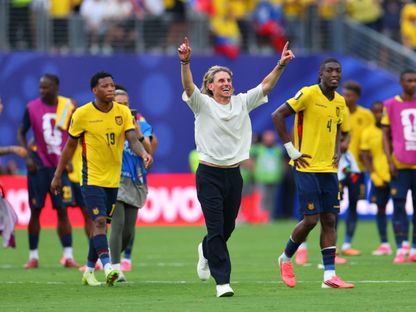 سيباستيان بيكاتشيتشي مدرب الإكوادور يحتفل بالفوز على ألمانيا في كأس العالم - 25 يونيو 2026 - Reuters