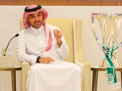 وزير الرياضة السعودي الأمير عبد العزيز بن تركي الفيصل خلال استقباله النادي الأهلي بعد تتويجه بلقب دوري أبطال آسيا للنخبة لأول مرة في تاريخه - 5 مايو 2025 - X/ALAHLI_FC