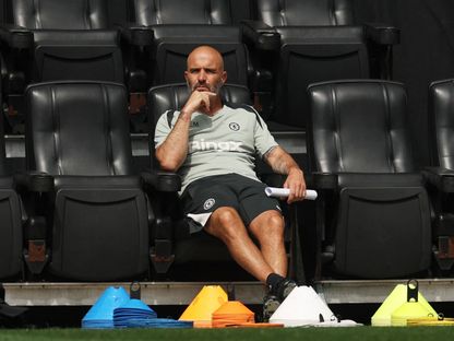 إنزو ماريسكا مدرب تشيلسي من آخر حصة تدريبية لفريقه تحضيراً لنهائي كأس العالم للأندية أمام باريس سان جيرمان - 11 يوليو 2025 - Reuters