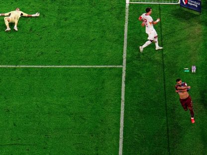 محمد صلاح يخلع قميصه احتفالاً بهدفه الثالث خلال مباراة طرابزون سبور وغلطة سراي في الدوري التركي - 19 سبتمبر 2026 - Trabzonspor/x