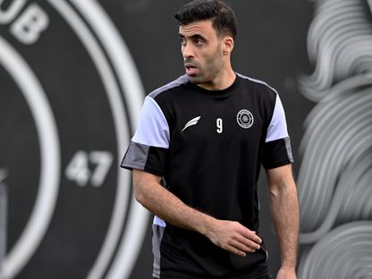 عبد الرزاق حمد الله مهاجم الشباب في حصة تدريبية بعد تعافيه من الإصابة - 4 فبراير 2026 - X/@AlShababSaudiFC