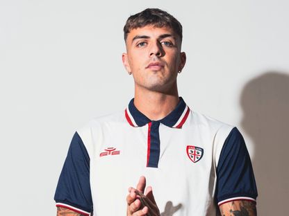 دانييل لاعب كالياري ونجل أسطورة الكرة الإيطالية باولو مالديني - 9 أغسطس 2026 - X@CagliariCalcio