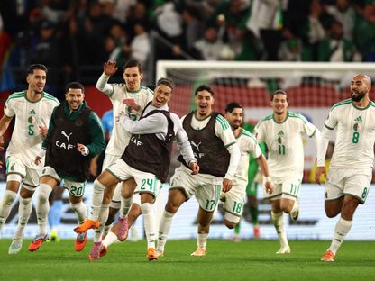 فرحة لاعبي الجزائر بهدف عادل بولبينة القاتل أمام الكونغو الديمقراطية بكأس أمم إفريقيا - 6 يناير 2026 - Reuters