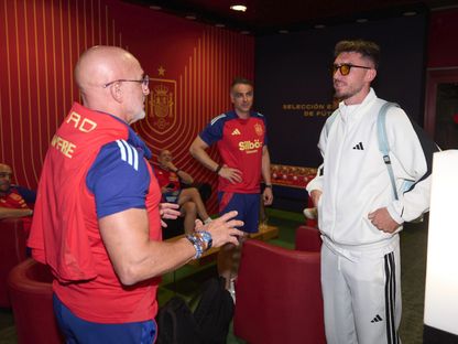 مدرب إسبانيا يستبعد إيمريك لابورت من مواجهة جورجيا