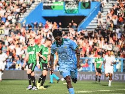 احتفال باولو ديبالا نجم روما بتسجيل هدف في مرمى ساسولو بالدوري الإيطالي  - 26 أكتوبر 2025 - X/@OfficialASRoma