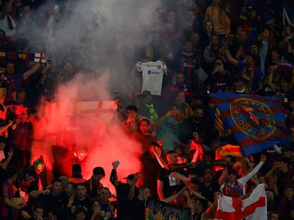 برشلونة يوقف 3 مشجعين بسبب سلوك عنصري في مباراة سان جيرمان