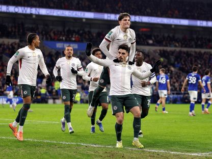 احتفال لاعبي تشيلسي بعد تسجيل بيدرو نيتو الهدف الثاني في شباك كارديف سيتي - 16 ديسمبر 2025 - REUTERS