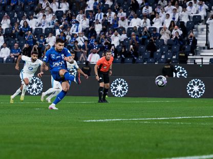 روبن نيفيز لاعب الهلال لحظة تسجيل هدف في مرمى نيوم بالدوري السعودي - 16 مايو 2026 - X/@Alhilal_FC