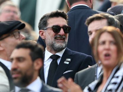 ياسر الرميان محافظ صندوق الاستثمارات السعودي ورئيس نادي نيوكاسل قبل مباراة برايتون في الدوري الإنجليزي - 2 مايو 2026 - Reuters