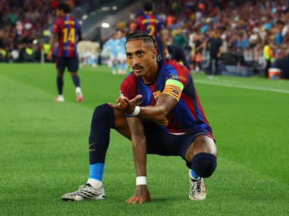 رافينيا مهاجم برشلونة يحتفل بهدفه الثاني في مرمى فينورد في دوري أبطال أوروبا - 9 سبتمبر 2026 - Reuters