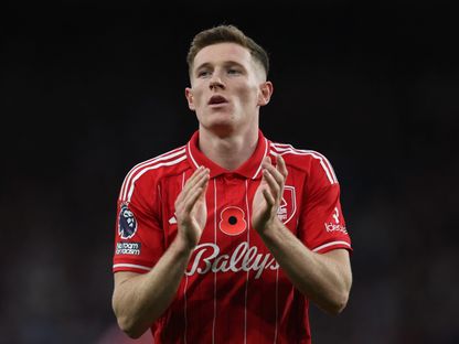 مانشستر سيتي يضغط لضم نجم وسط إنجلترا قبل يونايتد وليفربول