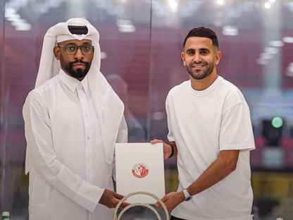 الجزائري رياض محرز خلال توقيعه العقد مع نادي الشمال القطري - 14 أكتوبر 2026 - @beINSPORTSNews