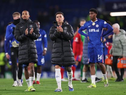 إنزو فرنانديز محبطاً بعد هزيمة تشيلسي أمام باريس سان جيرمان بدوري أبطال أوروبا - 17 مارس 2026 - REUTERS