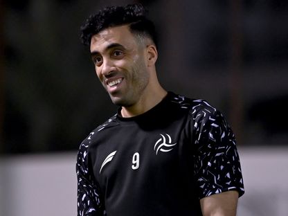 عبد الرزاق حمد الله مهاجم الشباب في تدريبات الفريق - 6 مايو 2025 - X/@AlShababSaudiFC