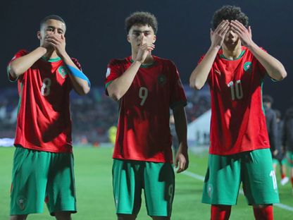 لاعبون من منتخب المغرب تحت 17 عاماً يحتفلون بهدف في مرمى أوغندا في كأس أمم إفريقيا - 30 مارس 2025 - X/@CAF_Online