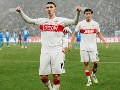 المغربي بلال الخنوس يحتفل بهدفه في فوز شتوتغارت على هايدنهايم في الدوري الألماني - 5 أكتوبر 2025 - X/@VFB