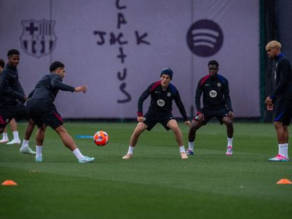 لاعبون من برشلونة في حصة تدريبية عشية مواجهة بلد الوليد بالدوري الإسباني - 2 مايو 2025 - X/@FCBarcelona
