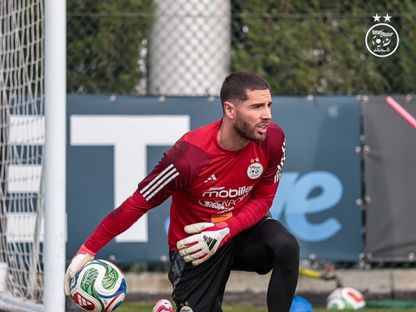 لوكا زيدان خلال تدريبات منتخب الجزائر في مدينة تورينو - 28 مارس 2026 - FB/Équipe d'Algérie de football