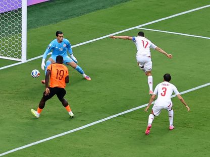 إلياس السخيري لاعب تونس لحظة تسجيل هدف عكسي لصالح هولندا في كأس العالم - 26 يونيو 2026 - Reuters