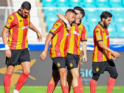 احتفال لاعبي الترجي الرياضي بتسجيل هدف في مرمى نجم المتلوي بالدوري التونسي - 16 سبتمبر 2025 - FB/@Espérance Sportive de Tunis