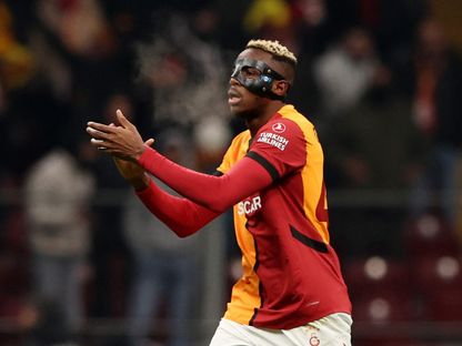 فيكتور أوسيمين في مباراة غلطة سراي التركي وآلكمار الهولندي بالدوري الأوروبي - 20 فبراير 2025 - Reuters