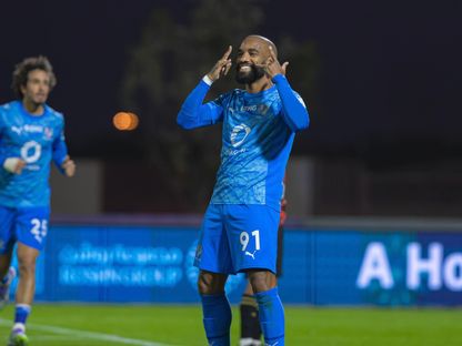 احتفال ألكسندر لاكازيت مهاجم نيوم بتسجيل هدف في مرمى الرياض بالدوري السعودي - 6 فبراير 2026 - X/@NEOMSportsClub