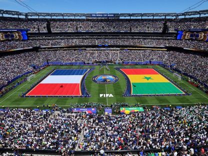 لحظة عزف نشيدي فرنسا والسنغال في كأس العالم بملعب نيويورك في ولاية نيوجيرسي الأميركية - 16 يونيو 2026 - reuters