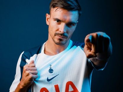 جواو بالينيا خلال الإعلان عن انتقاله إلى توتنهام هوتسبير - 3 أغسطس 2025 - X/@SpursOfficial