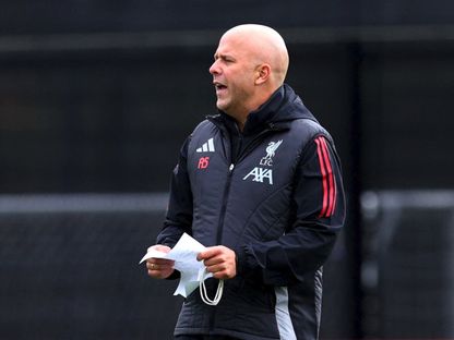 آرني سلوت خلال تدريب لليفربول - 3 نوفمبر 2025 - Action Images via Reuters