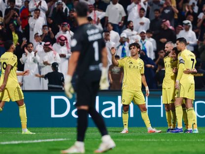 كريستيانو رونالدو نجم النصر يحتفل مع أيمن يحيى بهدفه أمام الفتح بالدوري السعودي - 14 فبراير 2026 - x@alnassr