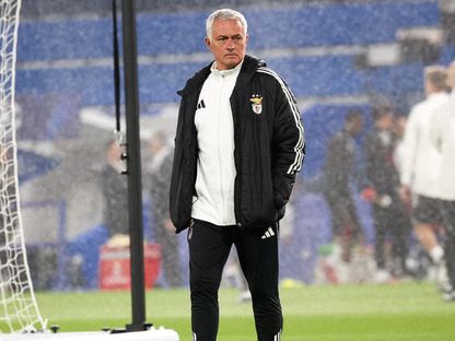 جوزيه مورينيو مدرب بنفيكا خلال تدريبات قبل مواجهة تشيلسي بدوري أبطال أوروبا - 29 سبتمبر 2025 - x@SLBenfica