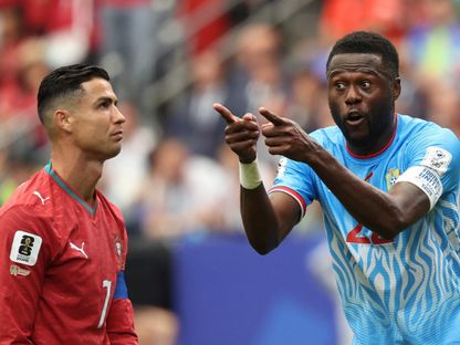 كريستيانو رونالدو قائد منتخب البرتغال وتشانسيل مبيمبا لاعب الكونغو الديمقراطية خلال مواجهة الفريقين في كأس العالم - 17 يونيو 2026 - Reuters