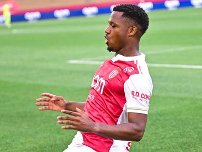 أنسو فاتي يحتفل بهدفه في مباراة موناكو وميتز بالدوري الفرنسي - 21 سبتمبر 2025 - X/Ligue1