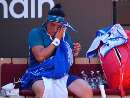 أُنس جابر خلال مواجهة جاسمين باوليني في بطولة إيطاليا المفتوحة للتنس - 10 مايو 2025 - Reuters