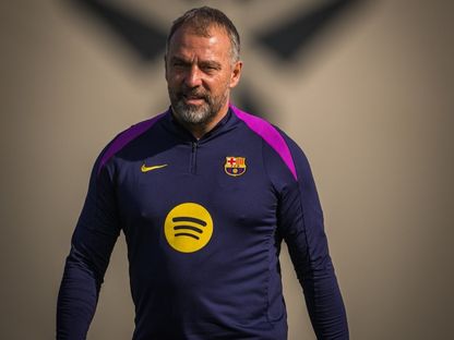 المدرب هانزي فليك خلال تدريبات برشلونة - 11 نوفمبر 2025 - X/@FCBarcelona