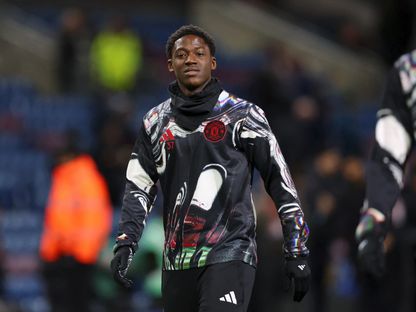 كوبي ماينو خلال الإحماء قبل مباراة بين مانشستر يونايتد وبيرنلي - 7 يناير 2026 - Action Images via Reuters