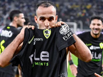 ناصر منسي يعتذر بعد إلقاء قميص الزمالك والاحتفال بشكل مسيء