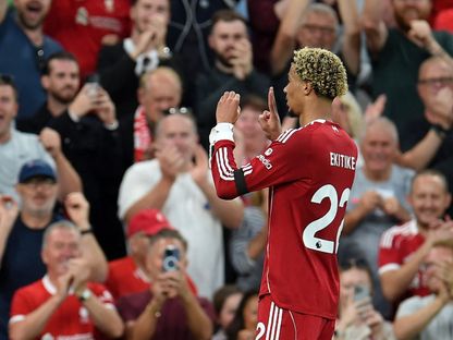 الفرنسي هوغو إيكيتيكي يحتفل بأول أهدافه في الدوري الإنجليزي الممتاز - 15 أغسطس 2025 - Reuters