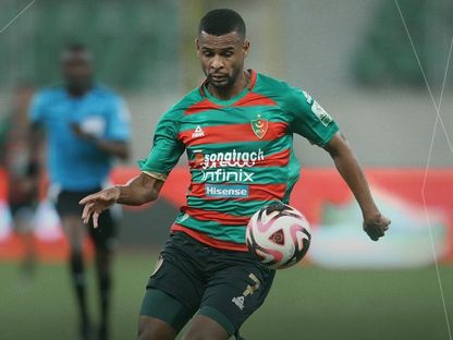 سفيان بايزيد خلال مباراة بين مولودية الجزائر وكولومب سبورتيف الكاميروني بدوري أبطال إفريقيا - 26 أكتوبر 2025 - X/THEDEAN1921