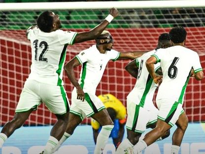 فيكتور أوسيمين يقود نيجيريا للفوز على الغابون ببداية الملحق الإفريقي ضمن تصفيات كأس العالم - 13 نوفمبر 2025 - x@CAF_Online