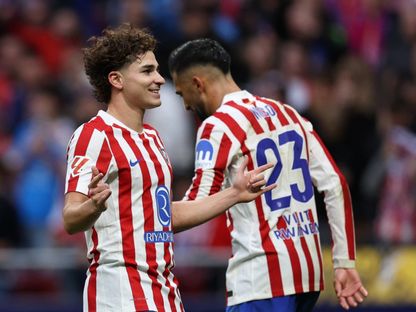 جوليان ألفاريز يحتفل بهدفه في مباراة أتلتيكو مدريد وإشبيلية بالدوري الإسباني - 1 نوفمبر 2025 - Reuters