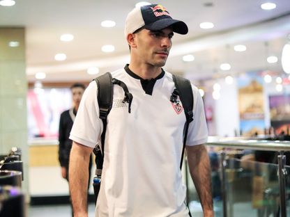 لاعب الزمالك المصري زيزو قبل السفر مع الفريق إلى جنوب إفريقيا - 30 مارس 2025 - X@ZSCOfficial