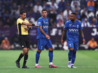 جواو كانسيلو ومالكوم خلال مباراة بين الهلال والرياض - 29 أغسطس 2025 - REUTERS