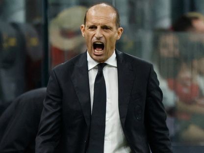 مدرب ميلان ماسيميليانو أليغري خلال مباراة نابولي في الدوري الإيطالي - 28 سبتمبر 2025 - ٌReuters